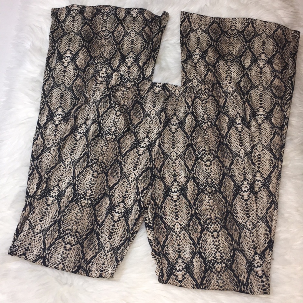 High Waisted Snake Skin Printed Pants - Picture 2 of 8